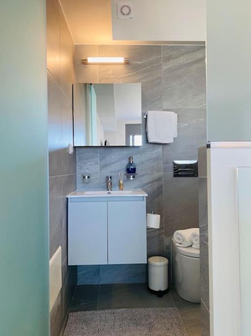 Luxury Maisonette With Shared Pool Atene Esterno foto