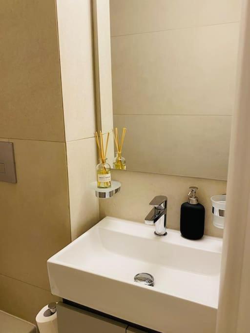 Luxury Maisonette With Shared Pool Atene Esterno foto