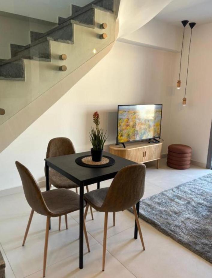 Luxury Maisonette With Shared Pool Atene Esterno foto